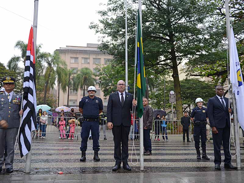 Desfile De De Setembro Reuniu Mil Na Avenida Francisco Glic Rio