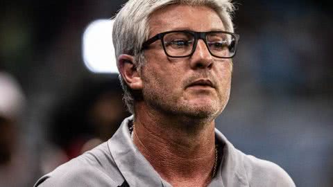 DEMITIDO? Odair Hellmann não é mais técnico do Santos - Imagem: reprodução Instagram
