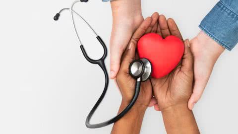 Serviços de saúde gratuitos são oferecidos em Santos - Imagem: reprodução Freepik