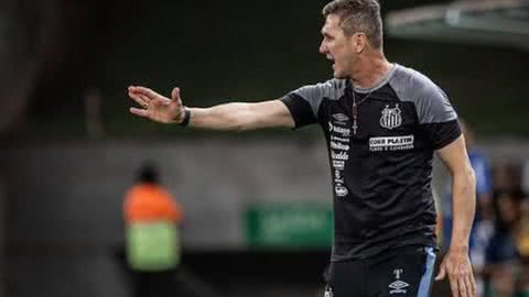 Paulo Turra decide deixar de usar três jogadores; saiba quais - Imagem: reprodução Twitter