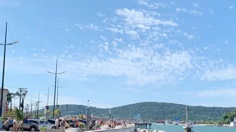 É recomendado que as pessoas não permaneçam no mar e na orla das praias - Imagem: Instagram