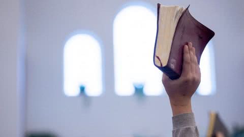 Pastor desaparece dias antes do próprio aniversário no litoral de SP - Imagem: reprodução Freepik