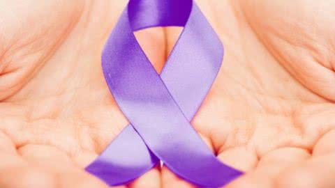 A fibromialgia é responsável por atacar as articulações, causando dores por todo o corpo - Imagem: Divulgação