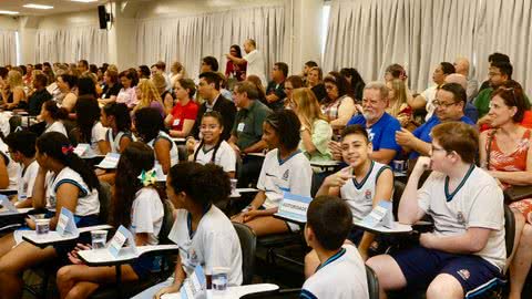 Guarujá abrirá novas vagas para a Educação de Jovens e Adultos; saiba detalhes - Imagem: Reprodução/Prefeitura de Guarujá