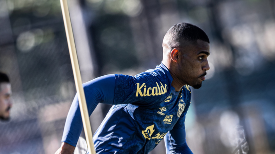 Joaquim treina no CT Rei Pelé - Imagem: Flickr/Santos