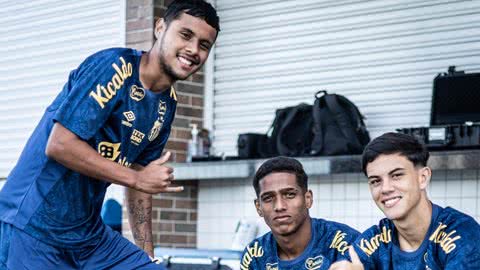 Hyan, Souza e JP Chermont; relacionados para a partida entre Ceará e Santos, em Fortaleza - Imagem: Flickr/Santos