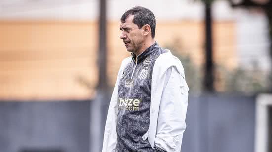 Carille deve realizar apenas uma alteração em comparação com o time que bateu o Ituano na Vila Belmiro, por 2 a 0 - Imagem: Flickr/Santos