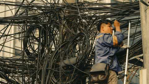 Na capacitação, o aluno aprenderá a interpretar circuitos e diagramas elétricos, planta baixa de instalações elétricas prediais e montagem de infraestrutura básica para instalação - Imagem: Banco de dados