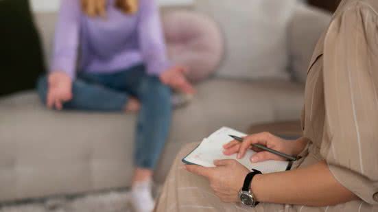 Em média, 38 pessoas se suicidam por dia no Brasil - Imagem: Freepik