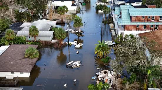 As autoridades estão pedindo que as pessoas não saiam para ver as áreas impactadas pelo furacão - Imagem: Miguel J. Rodriguez Carrillo/ AFP/ Veja