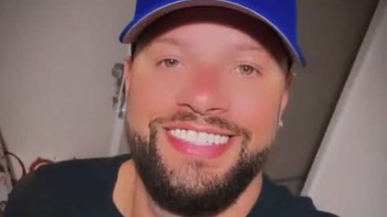 Músico morre em acidente entre moto e caminhão no litoral de São Paulo - Imagem: Reprodução/ Redes Sociais