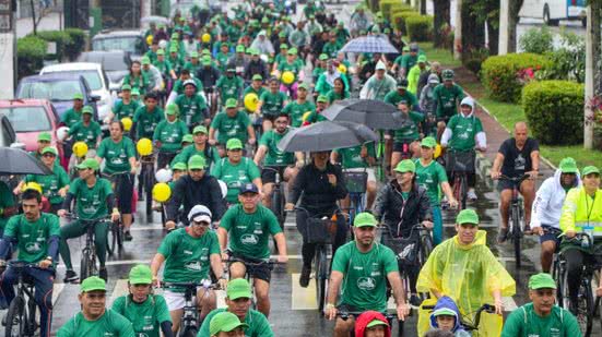 Passeio teve início em frente ao Parque Anilinas, seguindo pela Av. Nove de Abril - Imagem: Divulgação/ Prefeitura de Cubatão