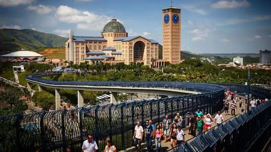 Segurança na Dutra será reforçado para o feriado de Nossa Senhora de Aparecida - Imagem: Reprodução/ Ken Chu/ Setur
