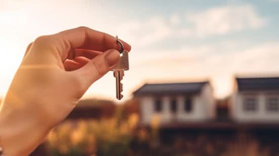 Vendas e aluguéis de casas no litoral impulsiona mercado imobiliário - Imagem: Reprodução/ Freepik