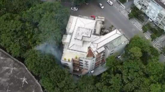 Incêndio foi combatido pelos profissionais que extinguiram as chamas do local - Imagem: Divulgação/ TH Mais