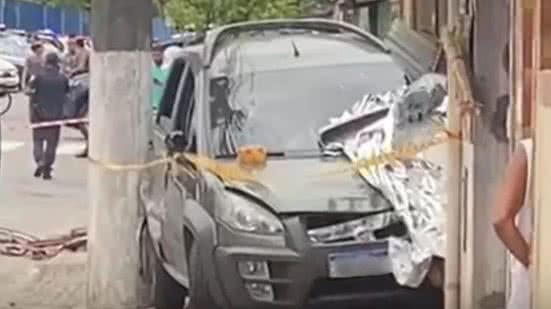 Registros da colisão - Imagem: Reprodução/ Praia Grande Mil Grau