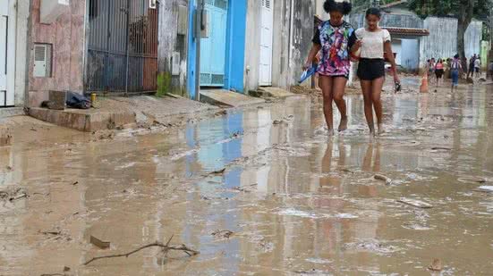 Risco de enchentes e deslizamentos até a véspera de Natal - Imagem: Reprodução / Rovena Rosa / Agência Brasil