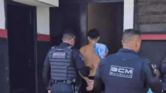 Indivíduo foi encaminhado à 2ª Delegacia de Polícia de Guarujá, localizada em Vicente de Carvalho - Imagem:Reprodução/GCM