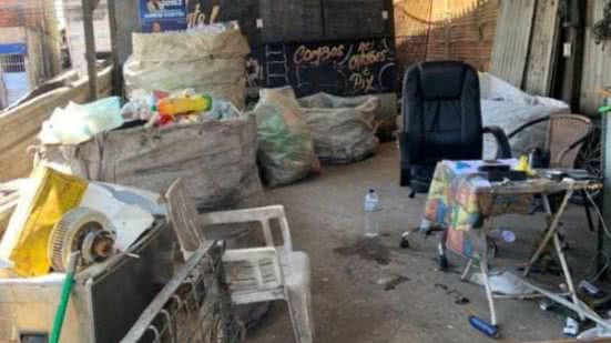 Ferro-velho e lava-rápido foram fechados após denúncias de irregularidades na Zona Noroeste de Santos - Imagem: Reprodução/PMS