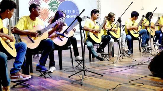 Iniciativa que visa a formação musical de diversas faixas etárias - Imagem; Reprodução/ Prefeitura de Itanhaém