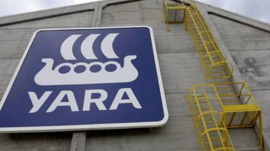 A empresa planeja iniciar produção de amônia renovável em dezembro, mantendo a possibilidade de reabertura futura das operações. - Imagem: Reprodução/ Yara