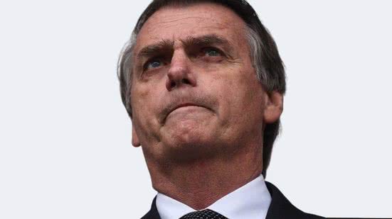 Defesa de Bolsonaro alega perseguição política, enquanto réus podem apresentar defesa após acesso aos autos do processo - Imagem: X/ @RepubliqueBRA