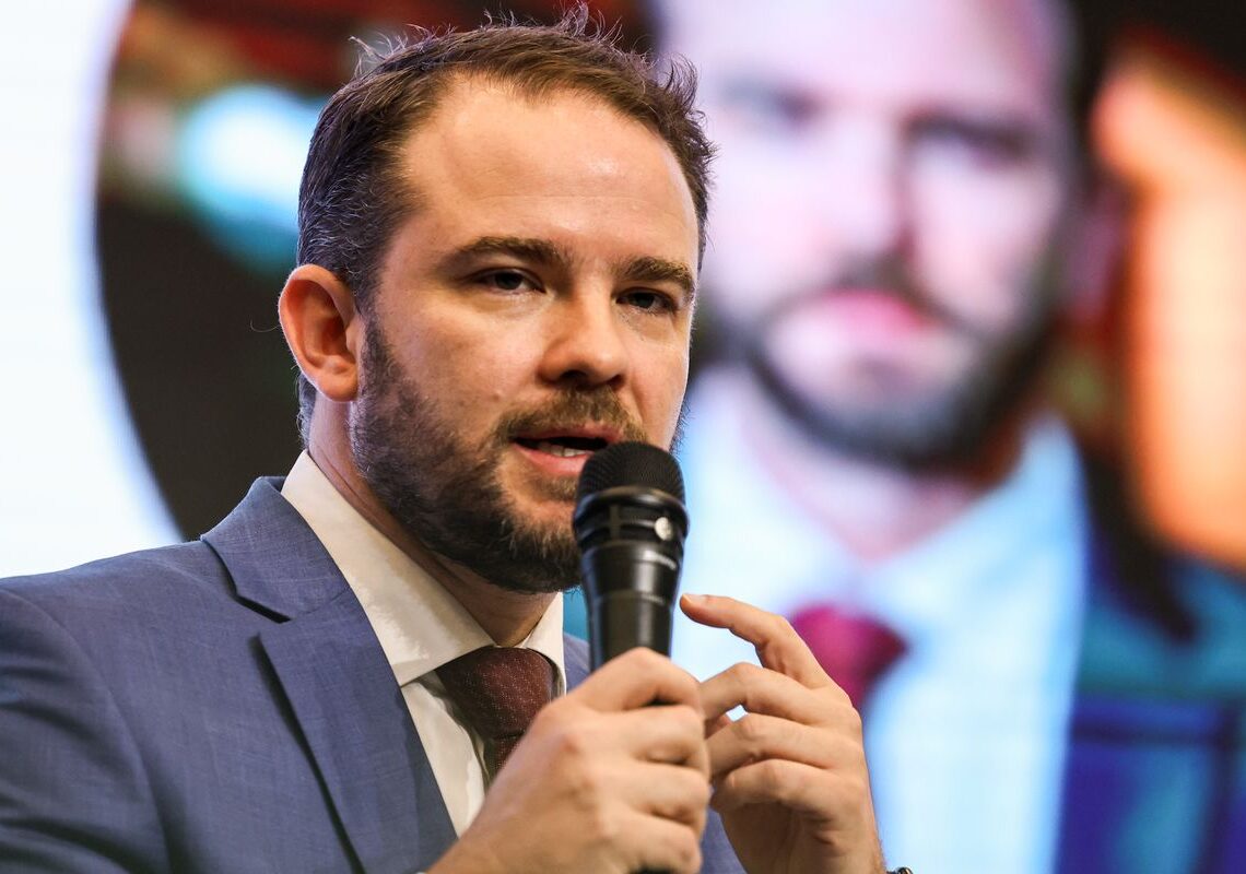 Projeto propõe corte de R$ 19,6 bi em benefícios fiscais em 2026