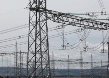 Hitachi anuncia nova fábrica visando data centers e energia renovável