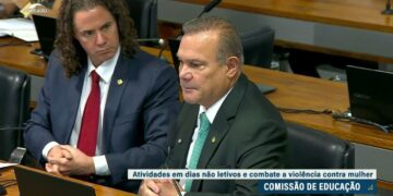 CE aprova projetos sobre atividades escolares e violência contra a mulher — Senado Notícias