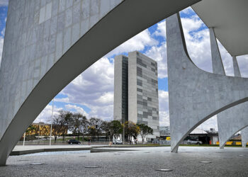 Proposta orçamentária de 2026 chega ao Congresso até domingo — Senado Notícias
