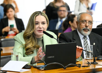 projeto dá à mulher agredida prioridade em atendimento psicológico no SUS — Senado Notícias