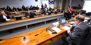 Ciência nas escolas receberá 10% do FNDCT, decide CCT — Senado Notícias