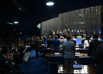 Congresso faz sessão solene para celebrar os 100 anos do Grupo Globo — Senado Notícias