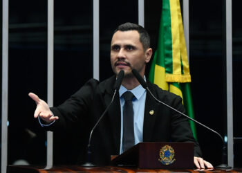 Cleitinho critica projeto que altera Lei da Ficha Limpa — Senado Notícias