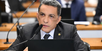 CCJ aprova transformação de cargos de juízes em desembargadores — Senado Notícias
