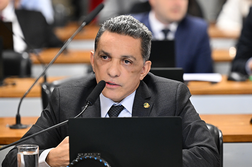 CCJ aprova transformação de cargos de juízes em desembargadores — Senado Notícias