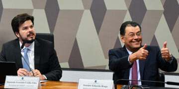 Instalada comissão da MP que limita repasse de subsídios para conta de luz — Senado Notícias