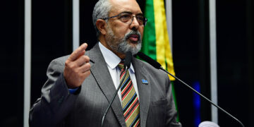 Paim critica propostas de reforma da Previdência — Senado Notícias
