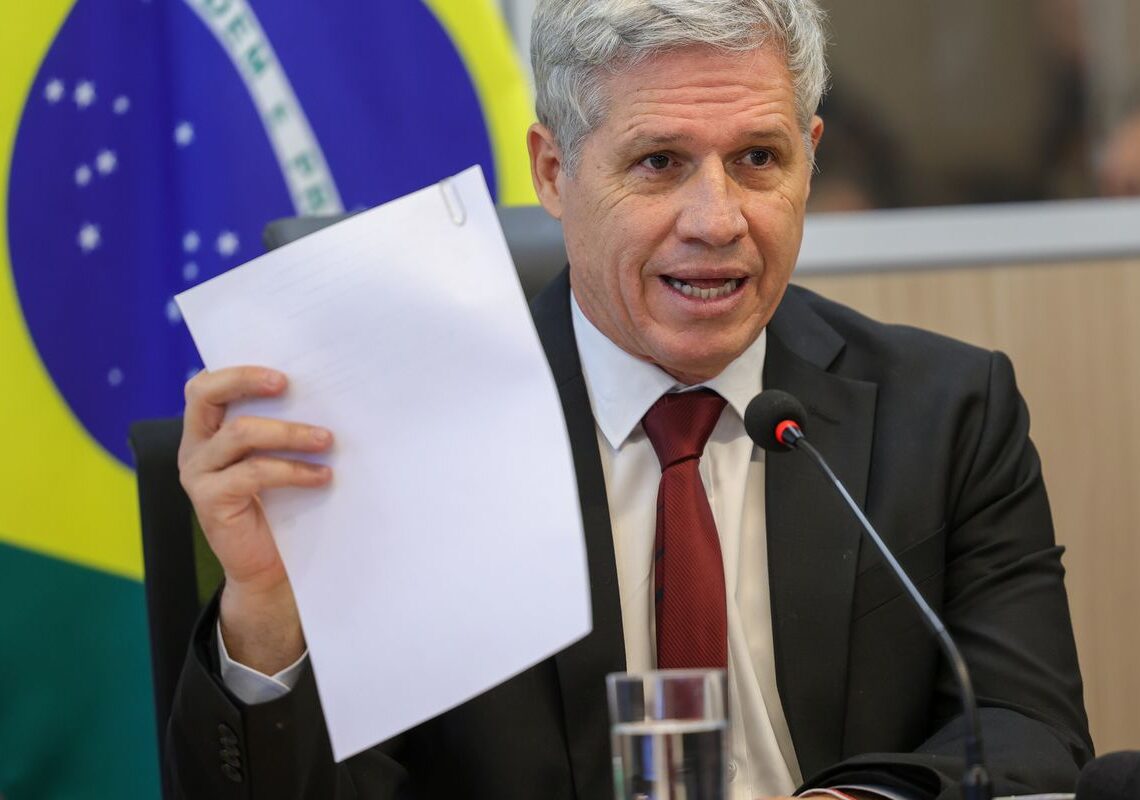 Governo pode prorrogar Brasil Soberano, diz Teixeira