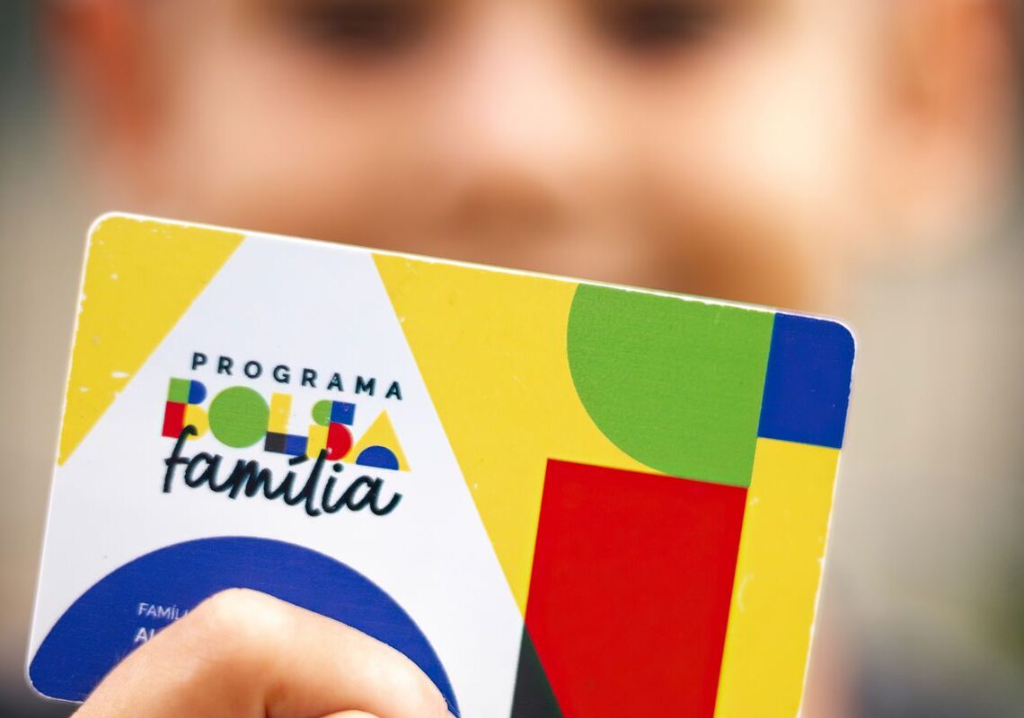 Caixa paga Bolsa Família a beneficiários com NIS de final 4