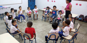 CAE debate plano de carreira de professores da educação infantil — Senado Notícias