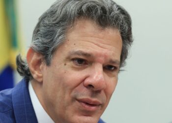 Haddad: 20 milhões de brasileiros não deveriam estar pagando IR