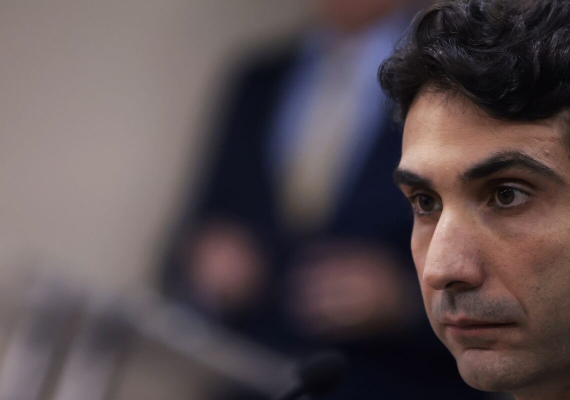 Taxa de juros deve ficar alta por período prolongado, diz Galípolo