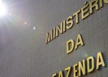 Despesas federais poderão crescer até R$ 168 bi em 2026