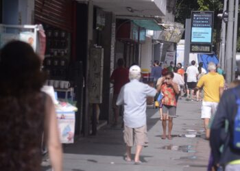 Brasil abre 129,8 mil postos formais de trabalho em julho