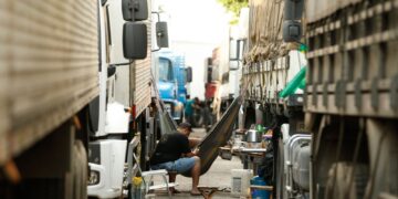 Unidades de saúde para caminhoneiros ficarão em postos nas rodovias