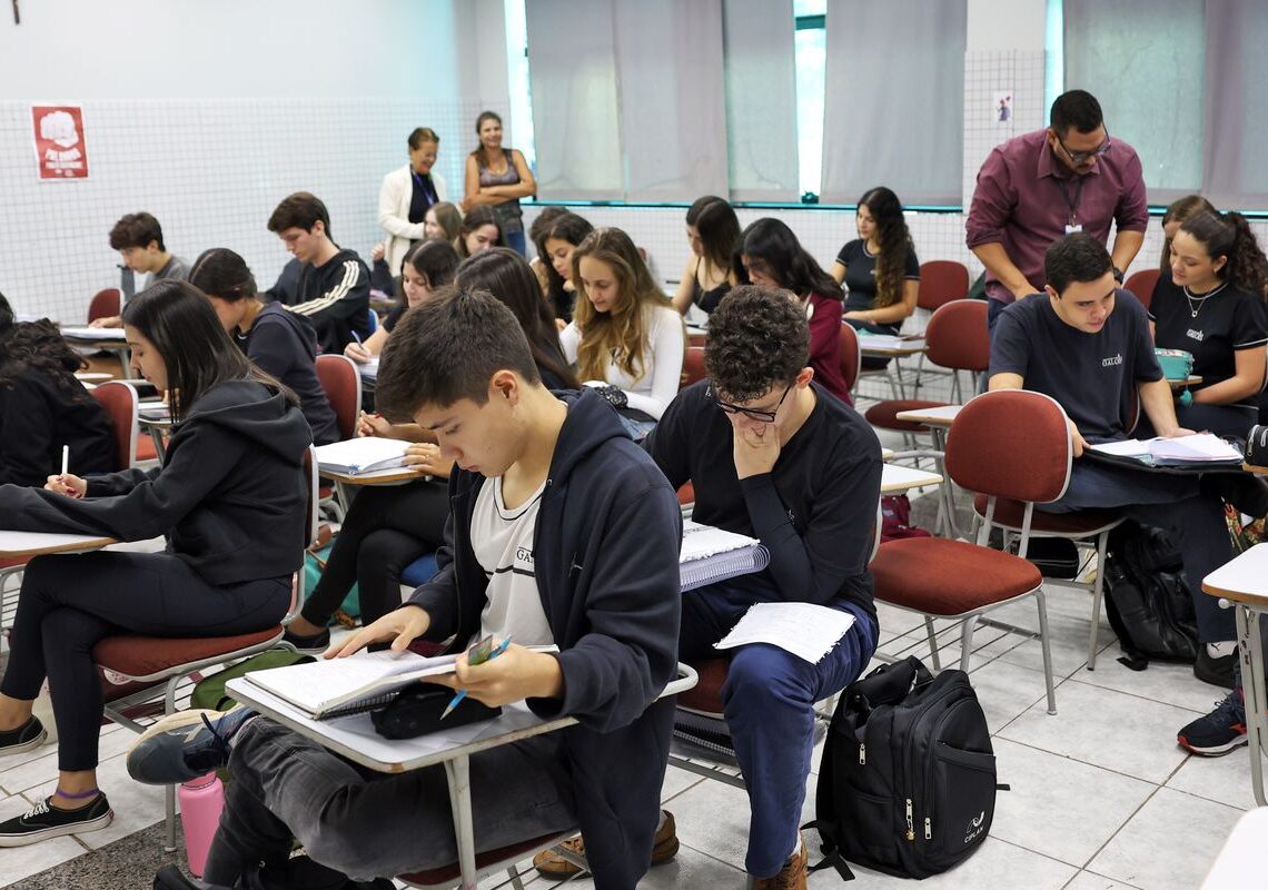 Fies/2025: MEC define regras para oferta de vagas remanescentes