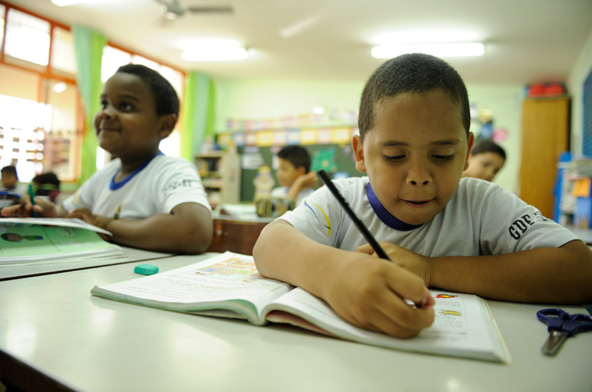 Sistema Nacional da Educação volta ao Senado e prevê ‘CPF estudantil’ — Senado Notícias