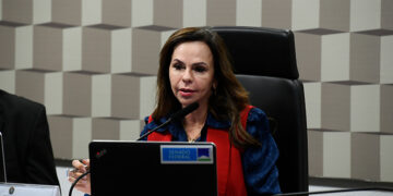 CDH vota incentivo ao trabalho voluntário dos jovens — Senado Notícias