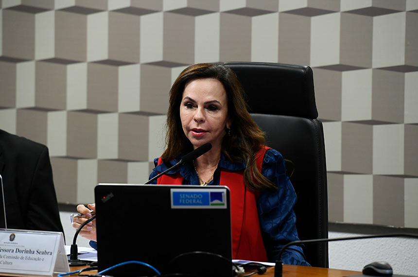 CDH vota incentivo ao trabalho voluntário dos jovens — Senado Notícias